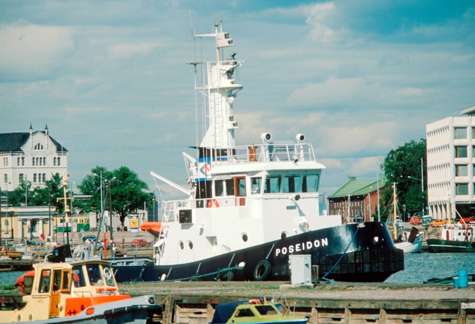 Finnland Helsinki Hafen Schlepper Poseidon