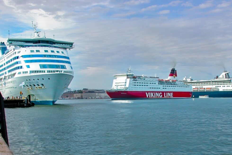 Finnland Helsinki Hafen Fähre Silja Serenade Viking Mariella