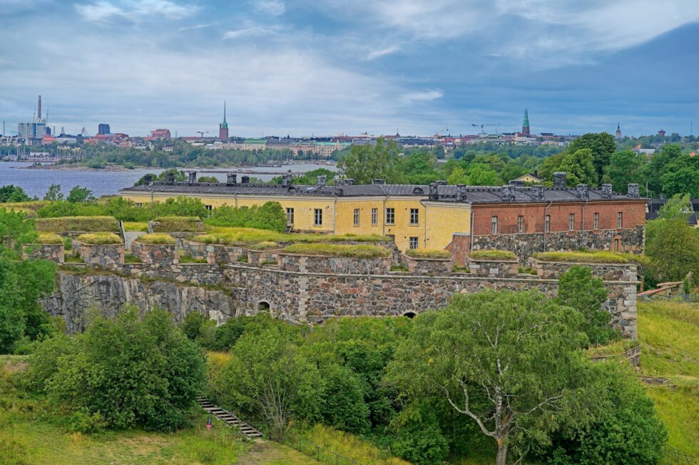 FI Helsinki Schären Schiff Fähre Silja Serenade Suomenlinna 2400667