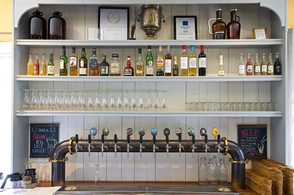 Finnland Aland Godby Brauerei Stallhagen Gastraum Bar