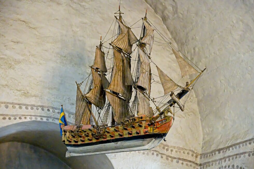 Finnland Aland Palsböle Kirche St. Michael innen Kirchenraum Segelschiff Modell