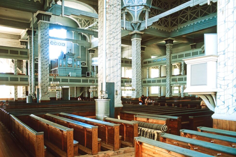 Finnland Kerimäki Kirche Holzkirche Kirchenraum Bänke