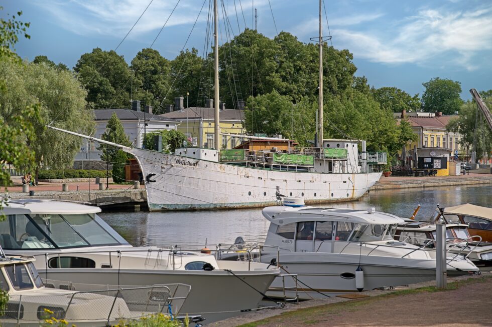 Finnland Porvoo Fluss Boote Segelschiff